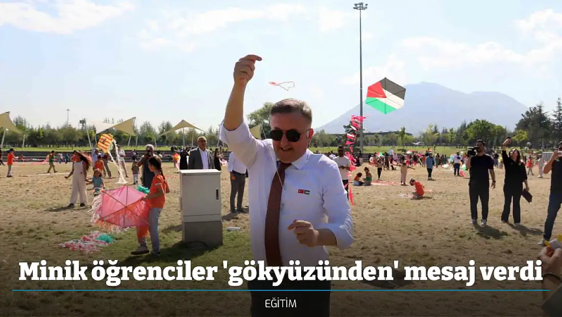 Minik öğrenciler 'gökyüzünden' mesaj verdi