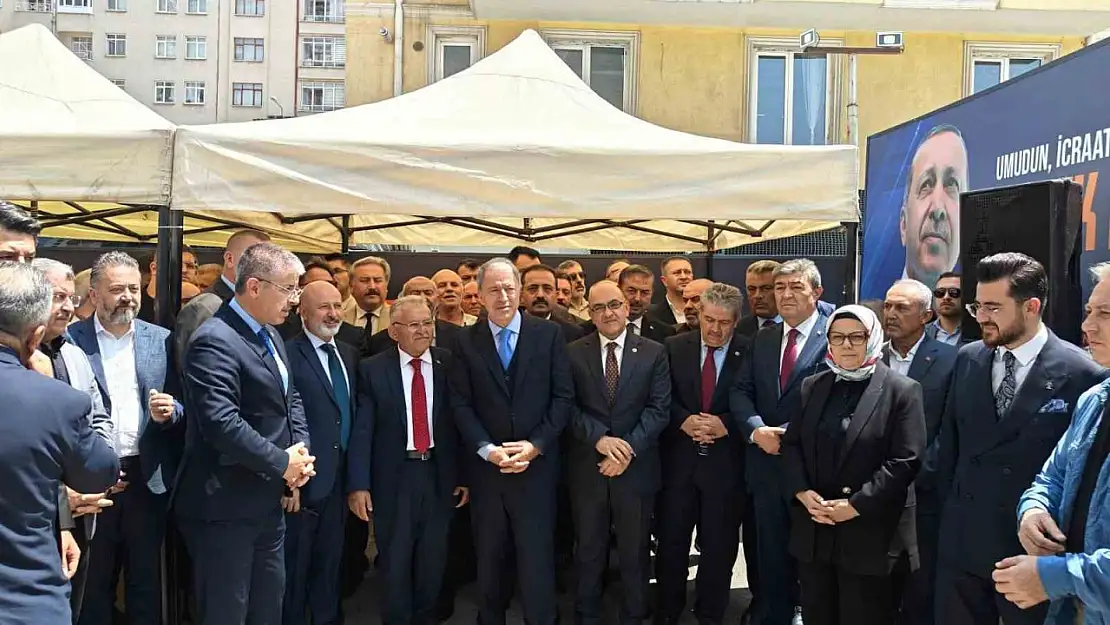 AK Parti'de bayramlaşma