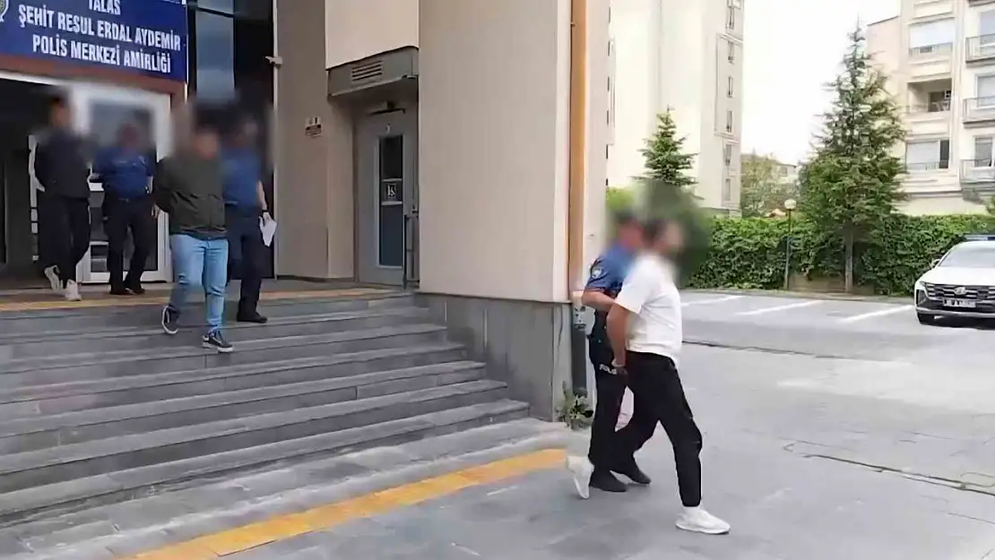 Akaryakıt istasyonundaki görevliyi döverek hastanelik eden 3 şüpheli tutuklandı