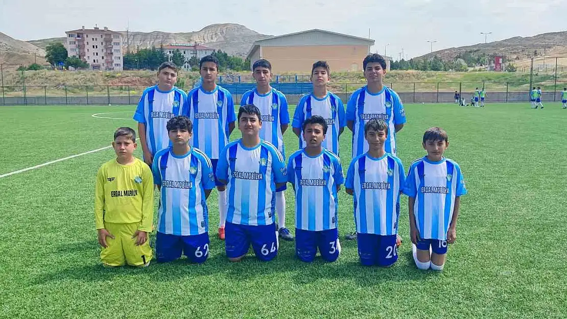 Akkışla'da ücretsiz futbol kursu