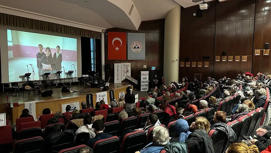 Antakya'da depremde hasar alan okul için Kayseri'de yardım konseri düzenlendi