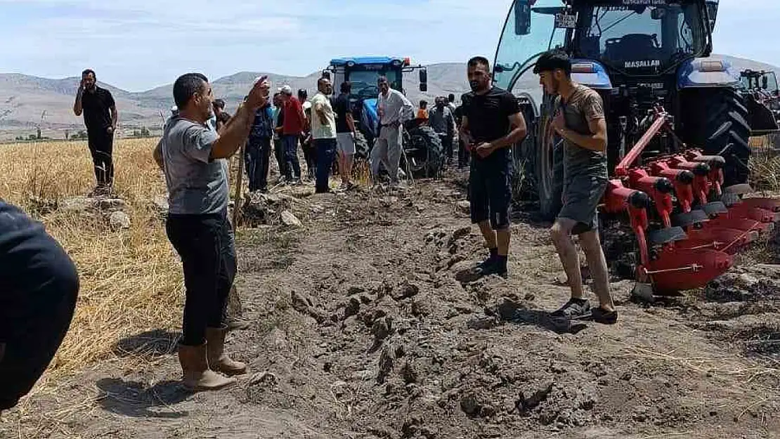 Aynı ilçede bir ekili arazi daha yandı