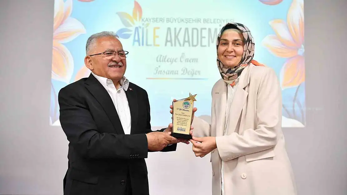 Başkan Büyükkılı'tan Aile Akademisine ziyaret