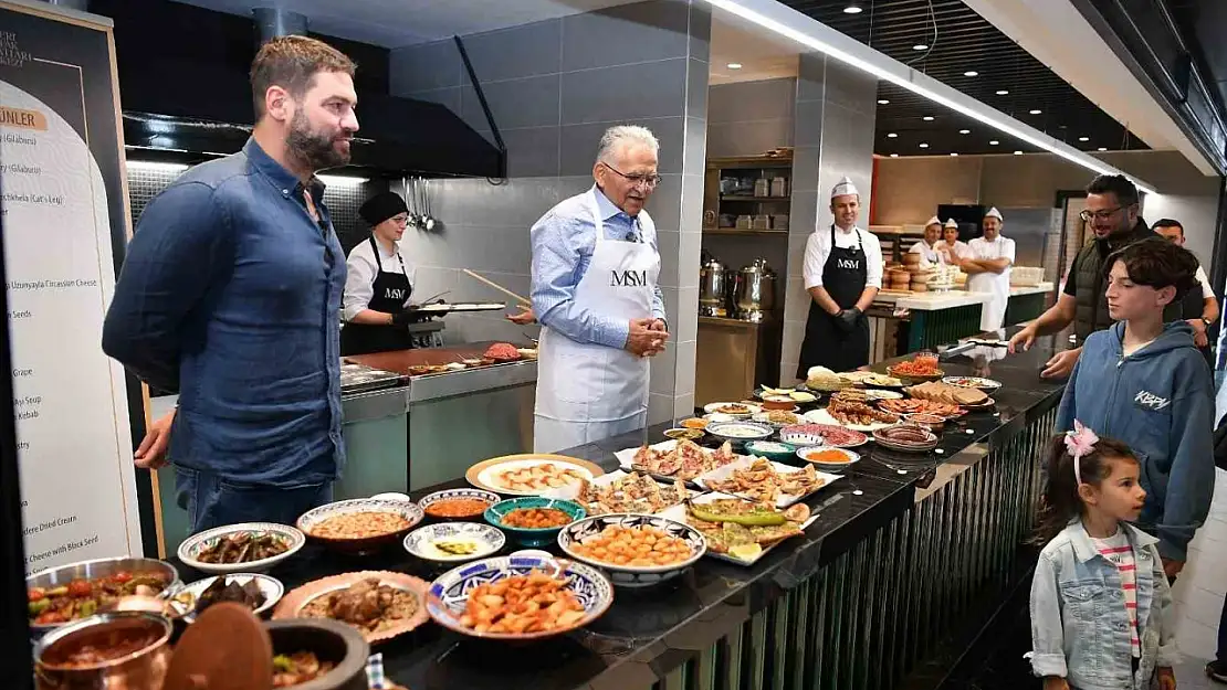 Başkan Büyükkılıç mutfak sanatları merkezinin yemeklerini tanıttı