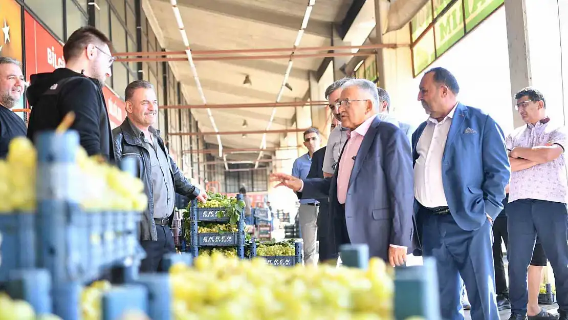 Başkan Büyükkılıç'tan Kayseri Halk Kompleksi'ne sabah ziyareti
