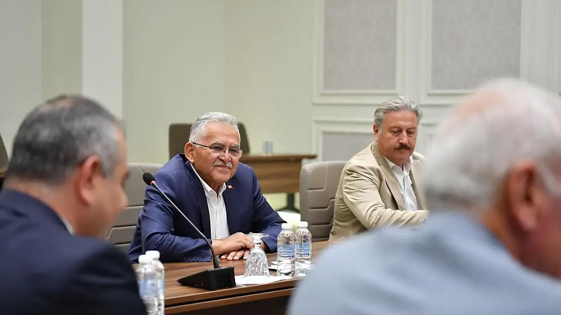Başkan Büyükkılıç'tan Melikgazi'de 'Yatırım Değerlendirme Toplantısı'