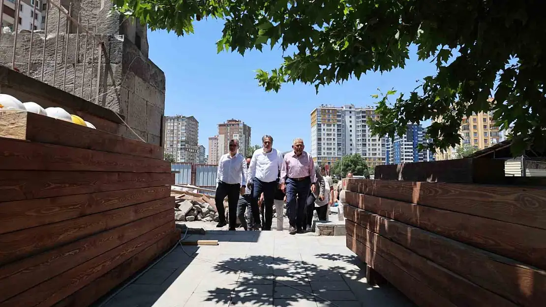 Başkan Büyükkılıç, Tasmakıran Camii'ndeki restorasyon çalışmalarını inceledi