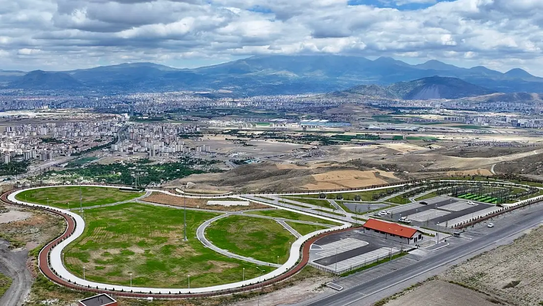 Başkan Çolakbayrakdar: 'En güzel şehir manzaralı millet bahçesi, herkesin yeni gözdesi oldu'