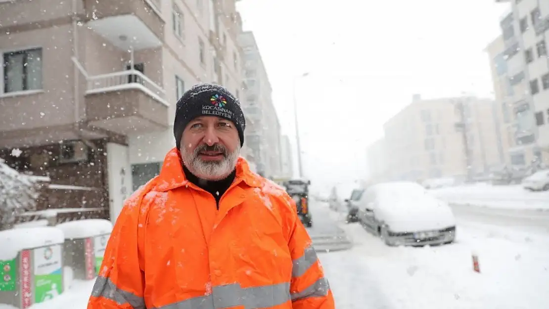 Başkan Çolakbayrakdar, 'Kar, şehrimize bereket getirirken, ulaşım güvenliği için yoğun çalışıyoruz'