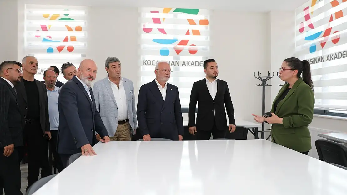 Başkan Çolakbayrakdar Elitaş'ı Kocasinan Akademi'de ağırladı