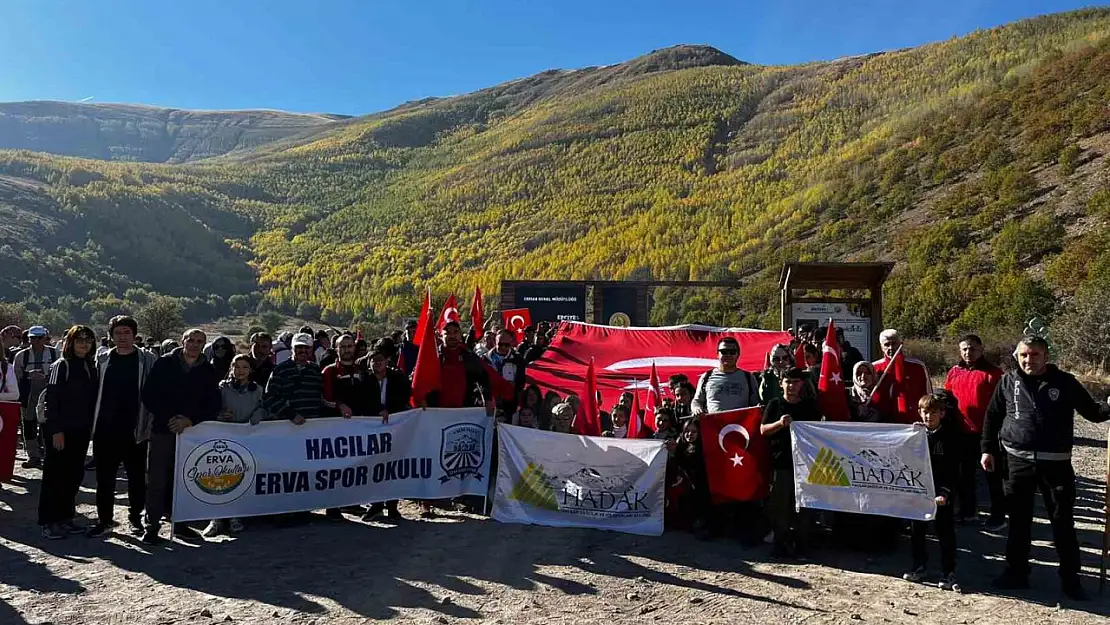 Başkan Özdoğan, Ortaseki Ormanları'nda Cumhuriyet Yürüyüşü'nde