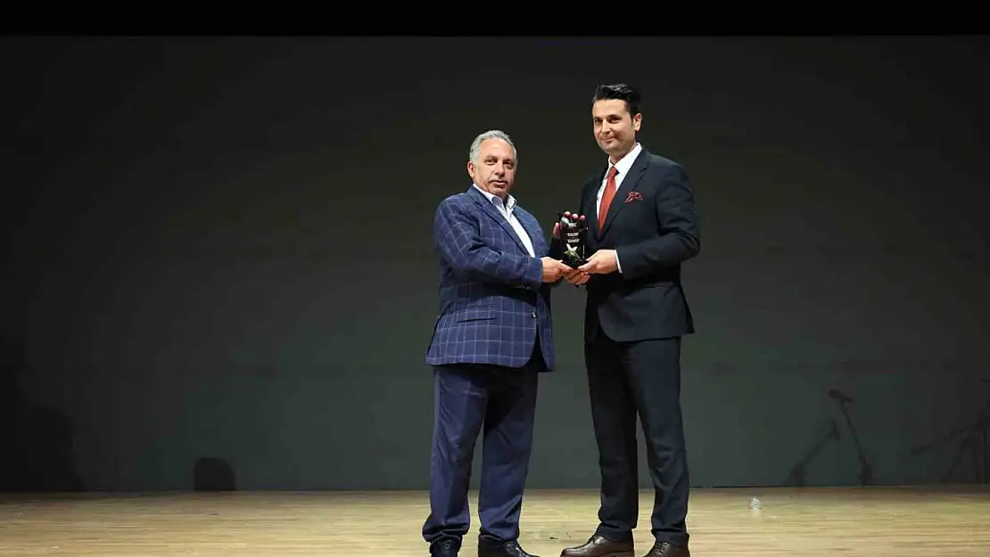 Başkan Yalçın'a 'Turizme katkı onur' ödülü