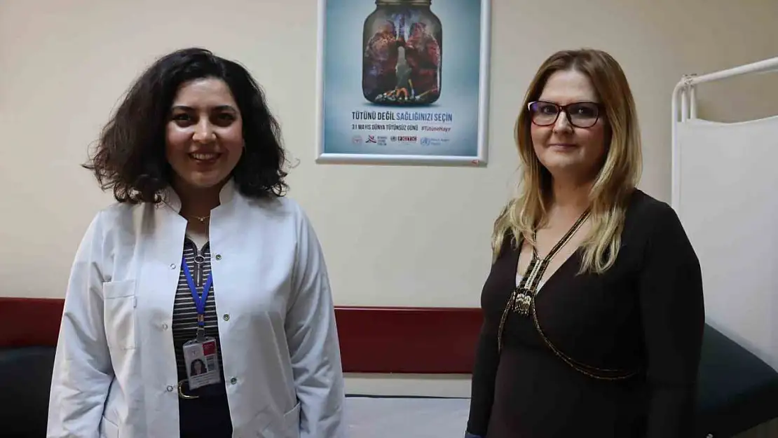 Bu merkeze gelen sigarayı bırakıyor