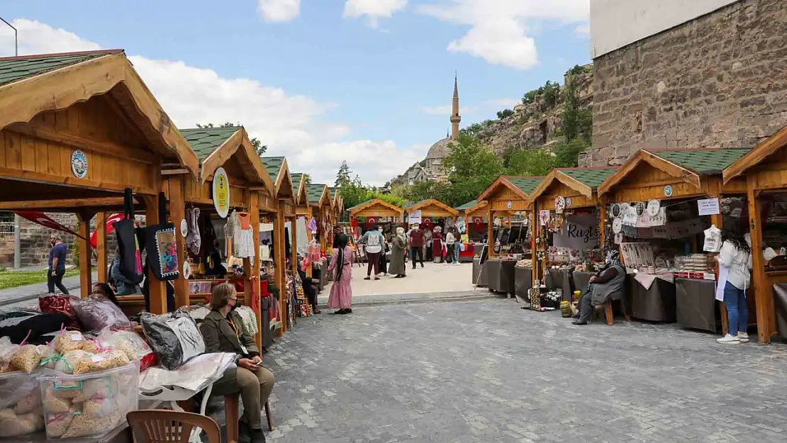 Bu pazar Talas'ta Ramazan'ın ikinci 'Maharetli Eller'i