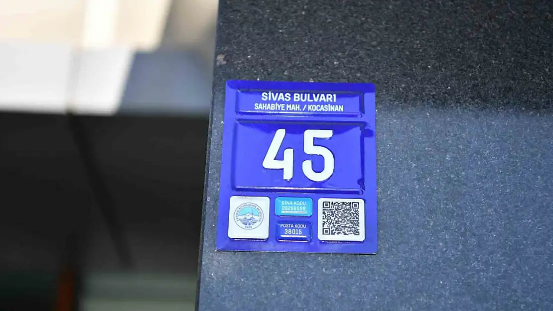 Büyükşehir'den 33 milyon TL'lik 'akıllı' proje: QR kodlu kapı dijital adres sistemi