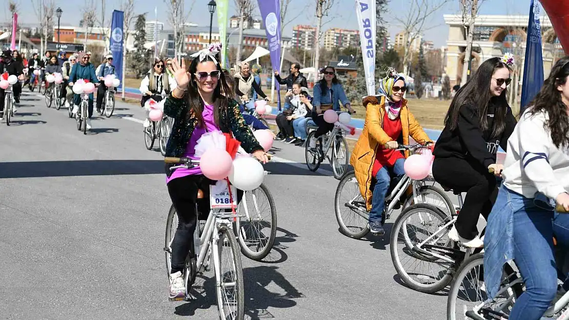 Büyükşehir'den 8 Mart Dünya Kadınlar Günü'ne özel bisiklet turu