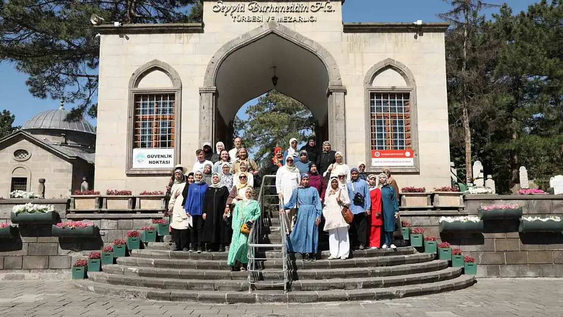 Büyükşehir KAYMEK'ten, 9 ülkeden gelen kursiyerlere Kayseri'yi tanıtan etkinlik