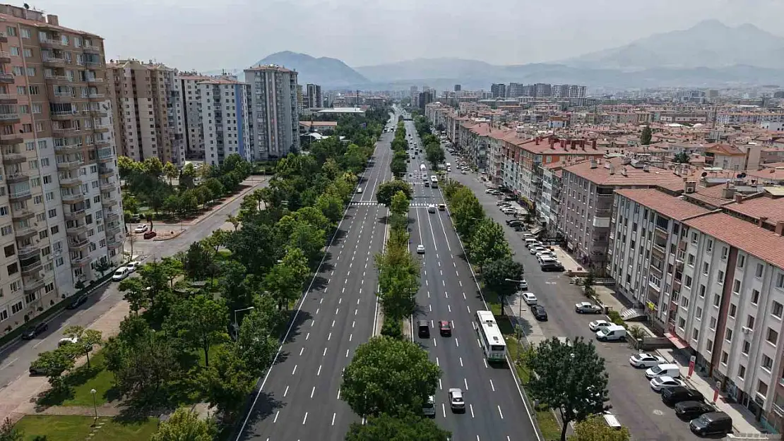 Büyükşehirin 20 milyon TL'lik yatırımla yenilediği havalimanı yoluna vatandaşlardan tam not