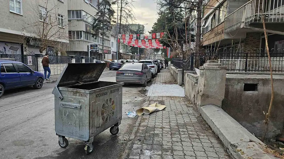 CHP İl Başkanlığı önündeki patlama iddiası: Çöpteki batarya patlamış