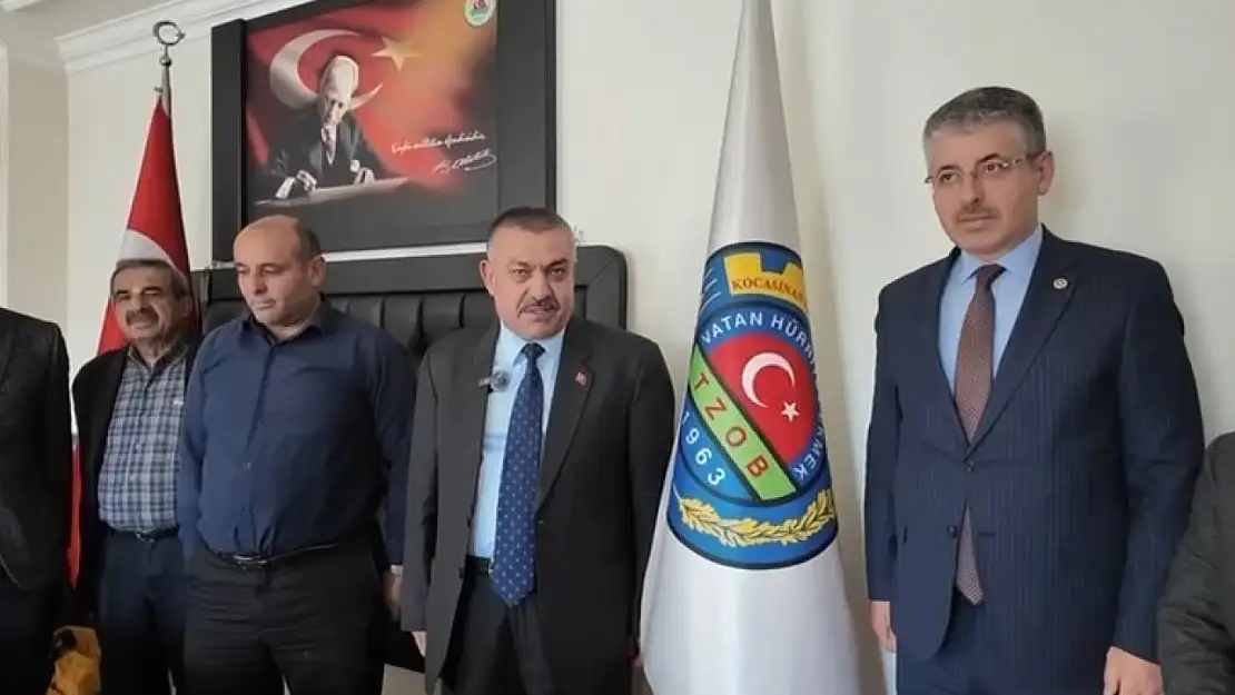 Çopuroğlu zirai don sonrası çiftçileri ziyaret etti