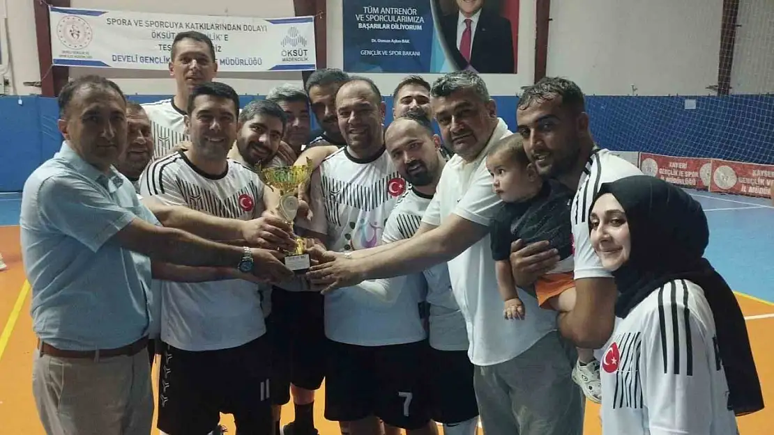 Develi'de voleybol coşkusu