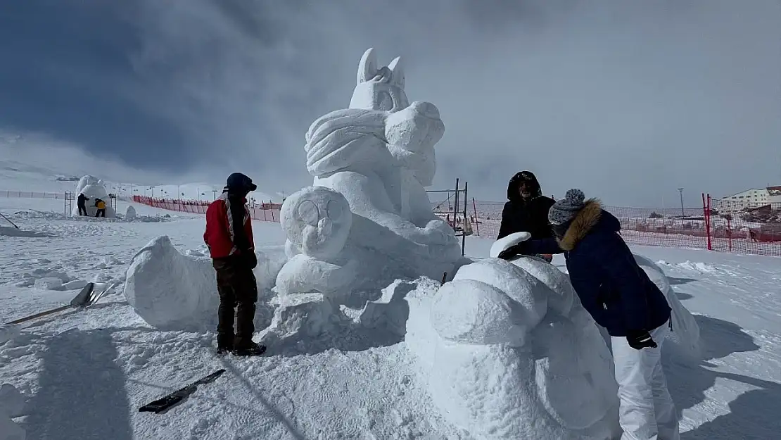 Erciyes'in karı sanat eserine dönüştü