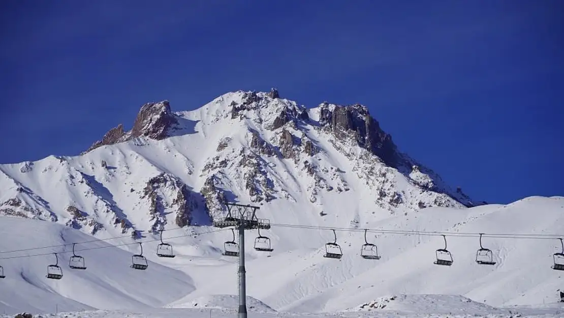 Erciyes'te çığ düştü