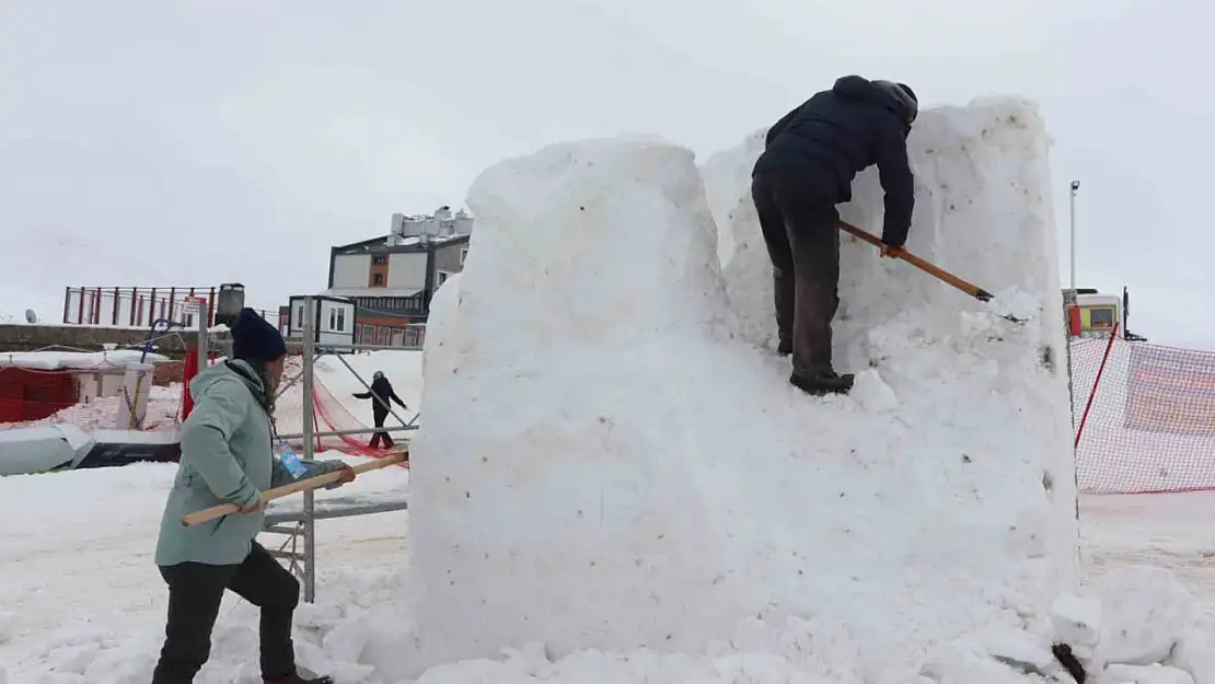 Erciyes'te kar sanata dönüşecek