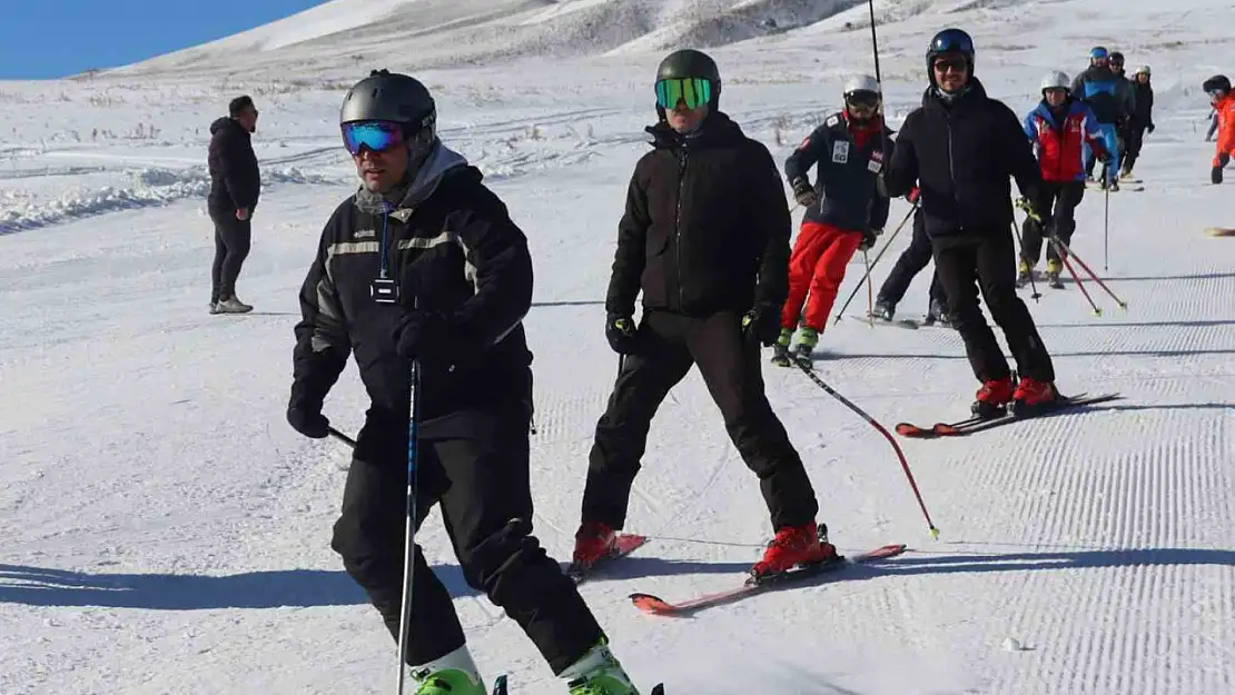 Erciyes'te kayak sezonu başladı