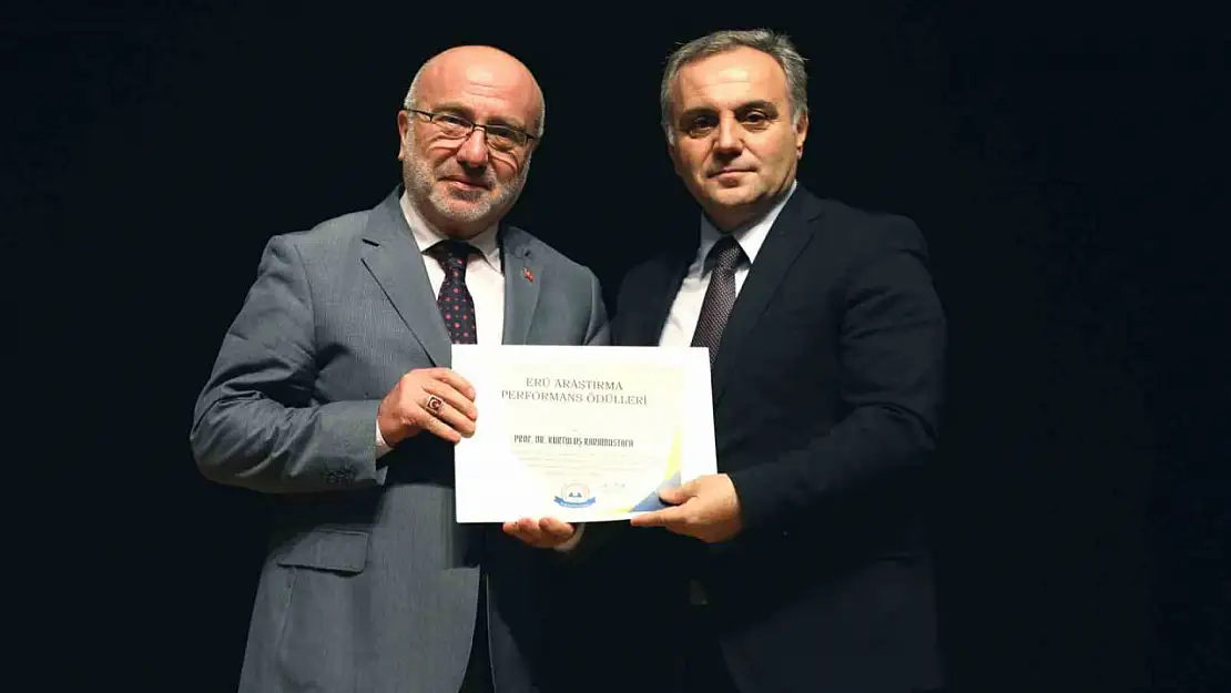 ERÜ'de '2024 Yılı Araştırma Performansı Değerlendirme Toplantısı ve Ödül Töreni' düzenlendi