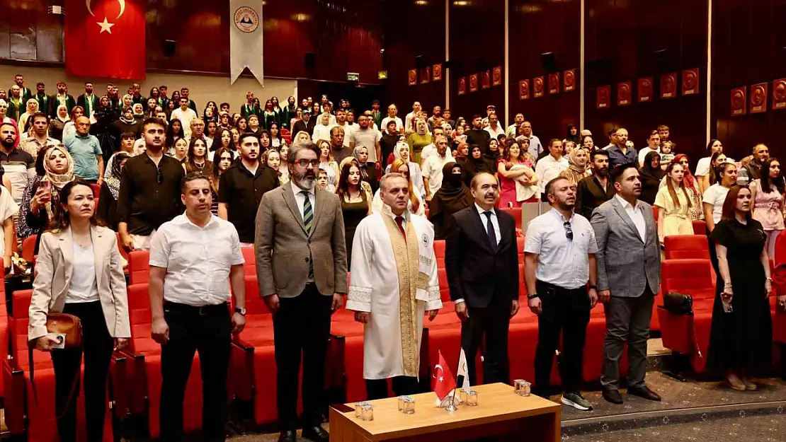 ERÜ İİBF ve Adalet MYO'da mezuniyet sevinci