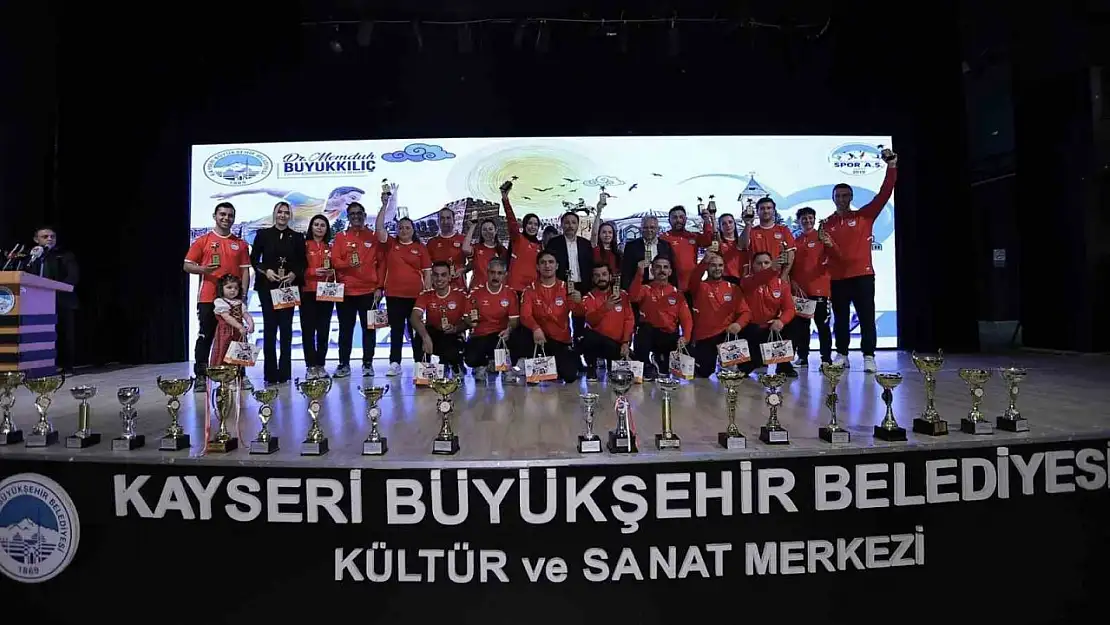 Genç sporcular ödüllendirildi