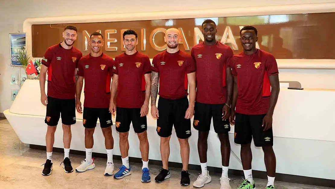 Göztepeli futbolcular, Medicana'da sağlık kontrolünden geçti