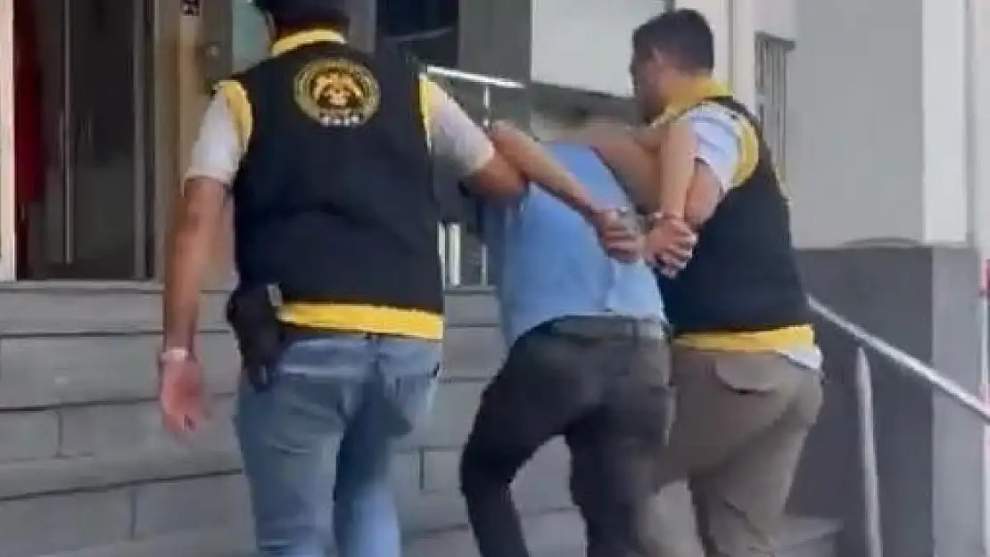 Kargo aracını böyle çaldı