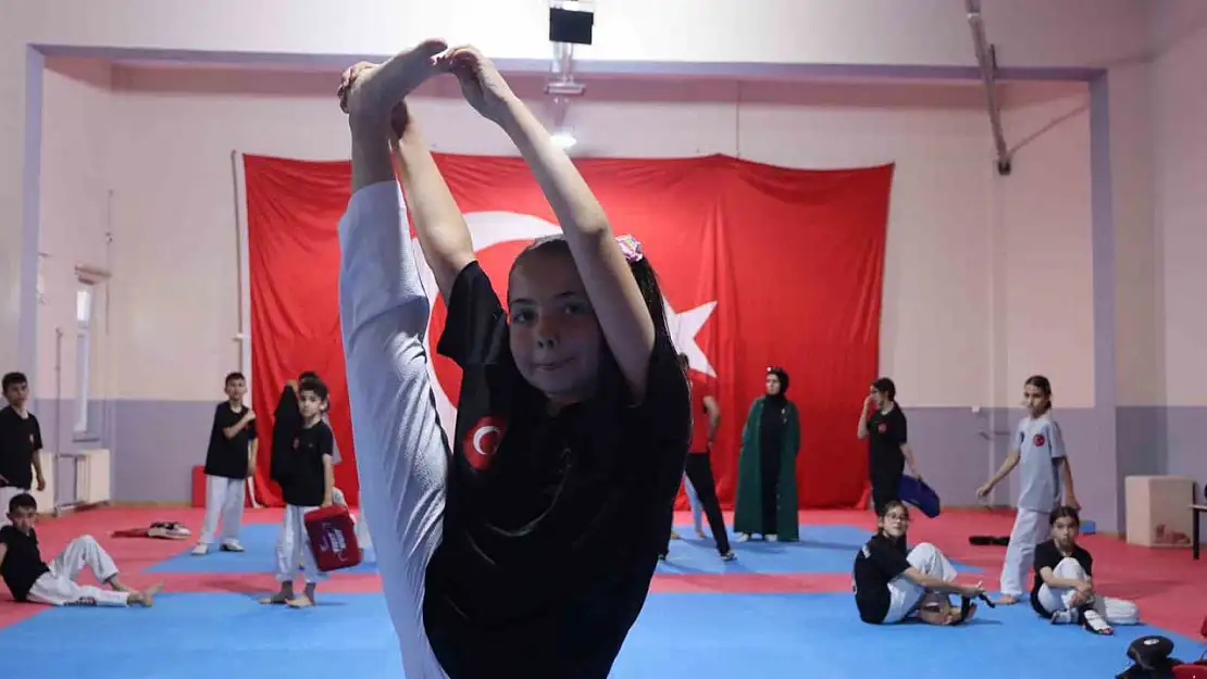 Hobi olarak başladığı taekwondoda Kayseri şampiyonu oldu