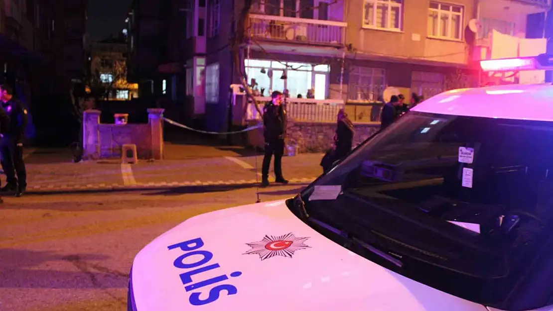Husumetlisini evin bahçesinde vurdu