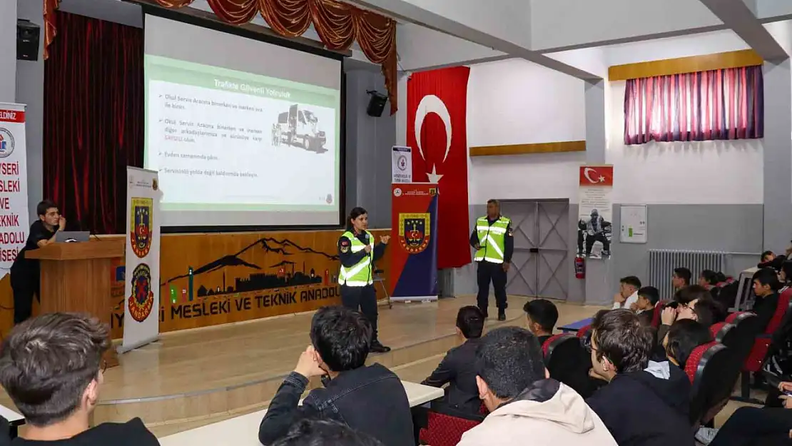 Jandarma'dan öğrencilere 'Uygulamalı Trafik Güvenliği Eğitimi'