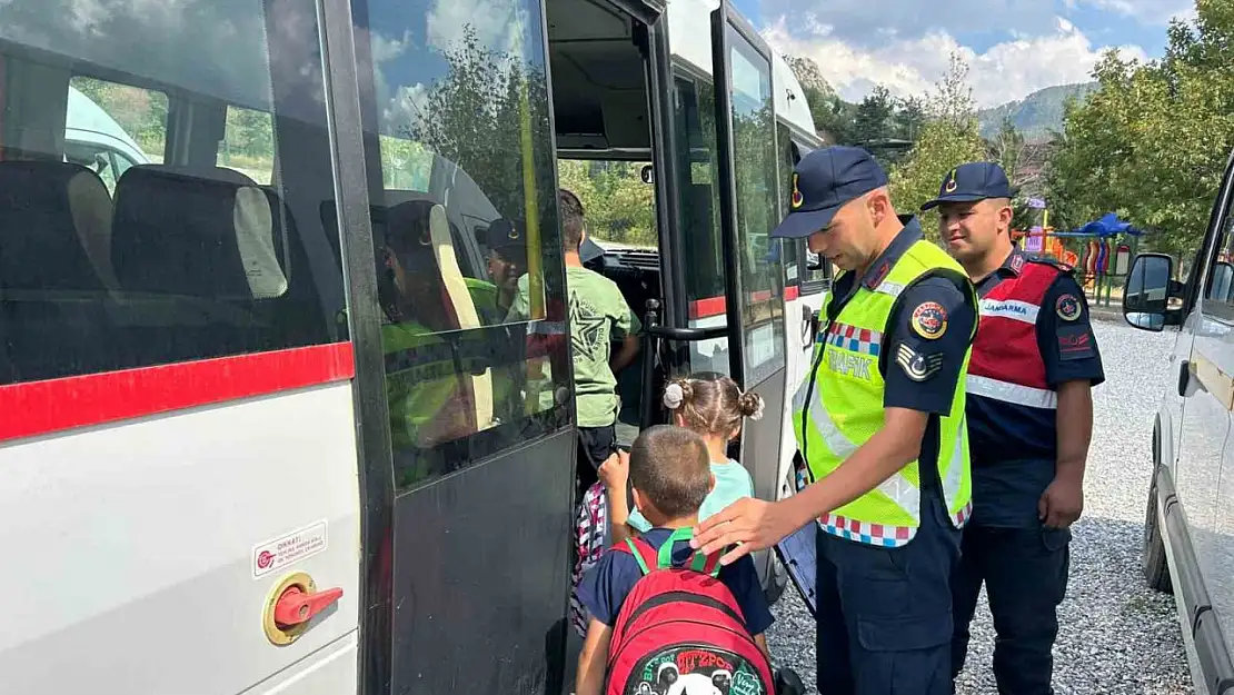 Jandarmadan okul servislerine denetim