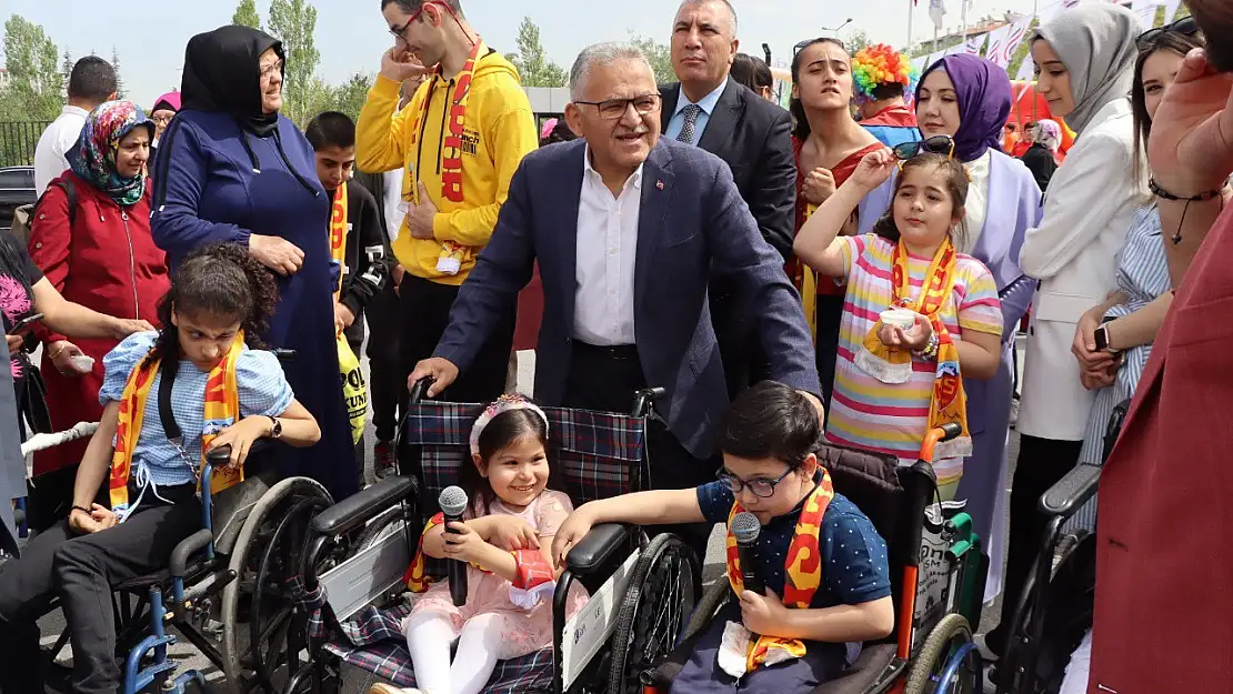 Kayseri Büyükşehir'den güvenli ve engelsiz hizmetler