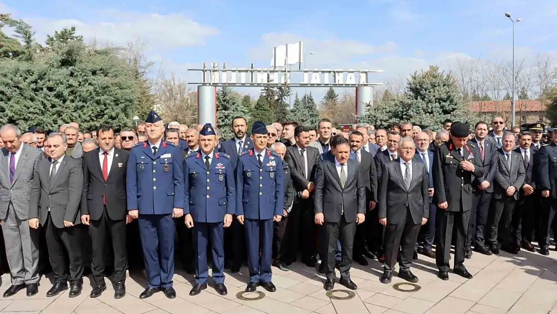 Kayseri'de şehitler mezarları başında anıldı