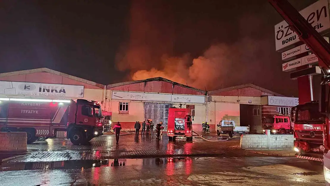 Kayseri'deki fabrika yangını 3 saatte söndürüldü