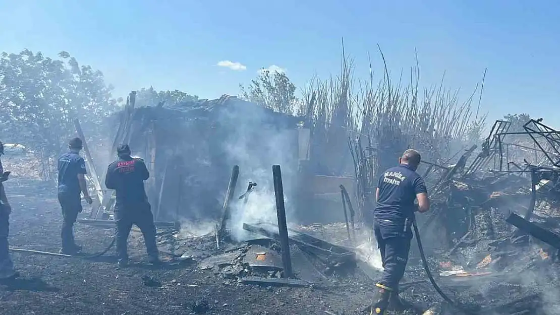 Kayseri itfaiyesi Manisa'daki yangını söndürme çalışmasına katıldı