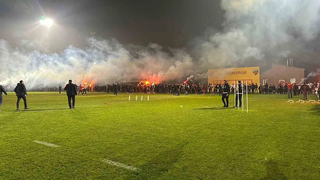 Kayserispor'da taraftarlı antrenman