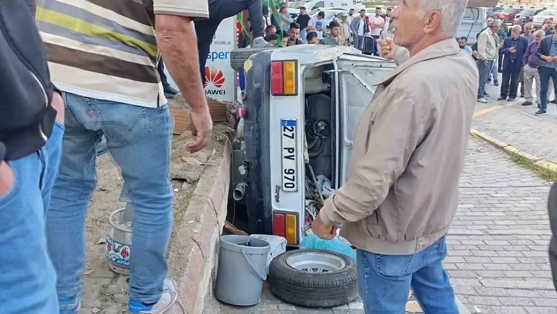 Kaza yapan otomobil yan yattı: 1 yaralı