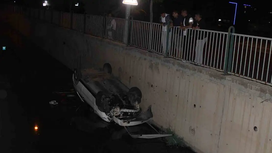 Kontrolden çıkan otomobil kanala düştü: 1 yaralı