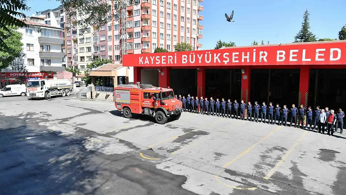Manisa ve İzmir'deki yangınlara müdahale eden kahraman itfaiyeciler Kayseri'ye döndü