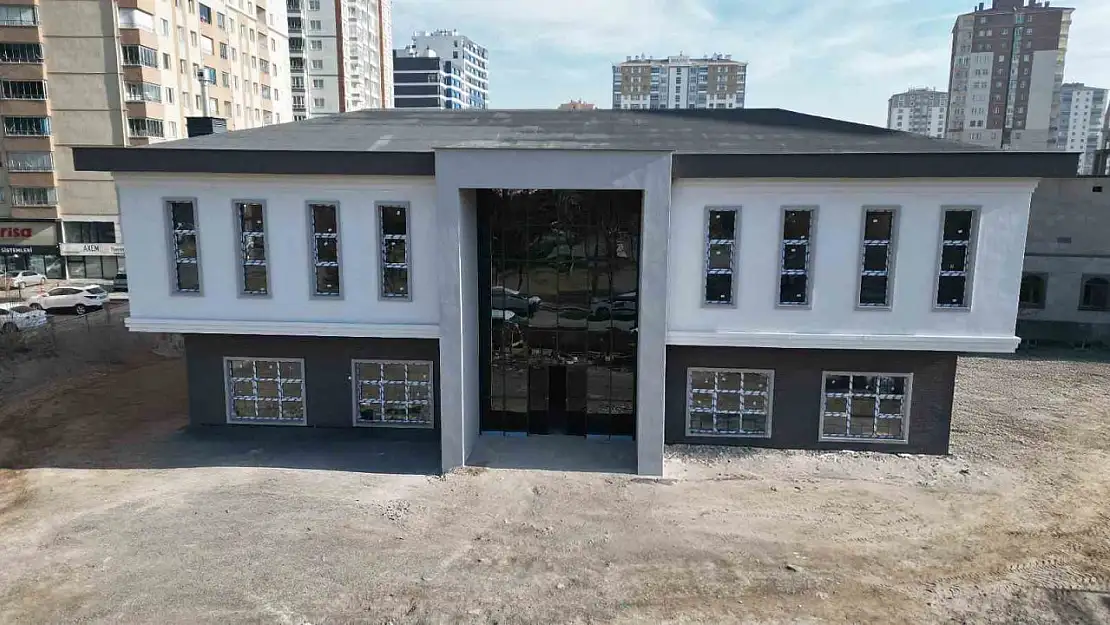 Melikgazi'de 7'den 70'e her kesimin hizmet alacağı sosyal tesiste sona gelindi