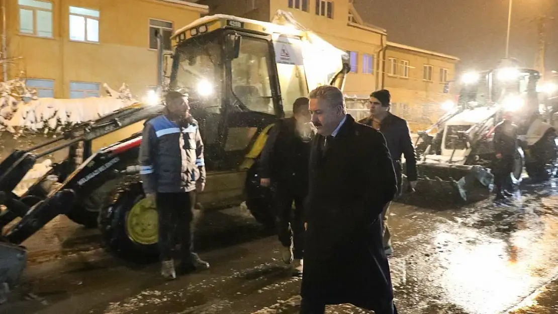 Melikgazi, güvenli ulaşım için gece gündüz görev başında