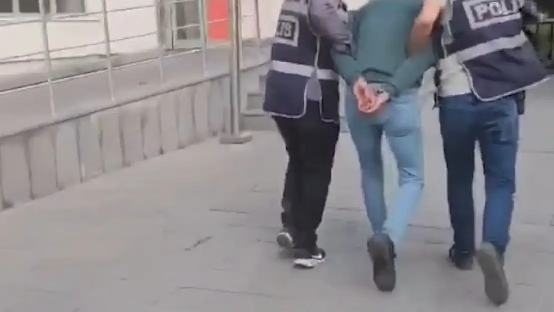 Sosyal medyada silahlı fotoğrafını paylaşan şahıs yakalandı