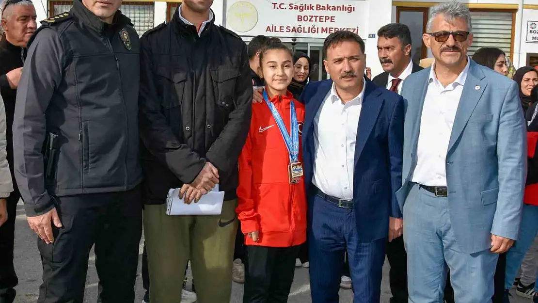 Taekwondo İl Temsilcisi Şimşek'ten Çiçek ve Aydın'a teşekkür